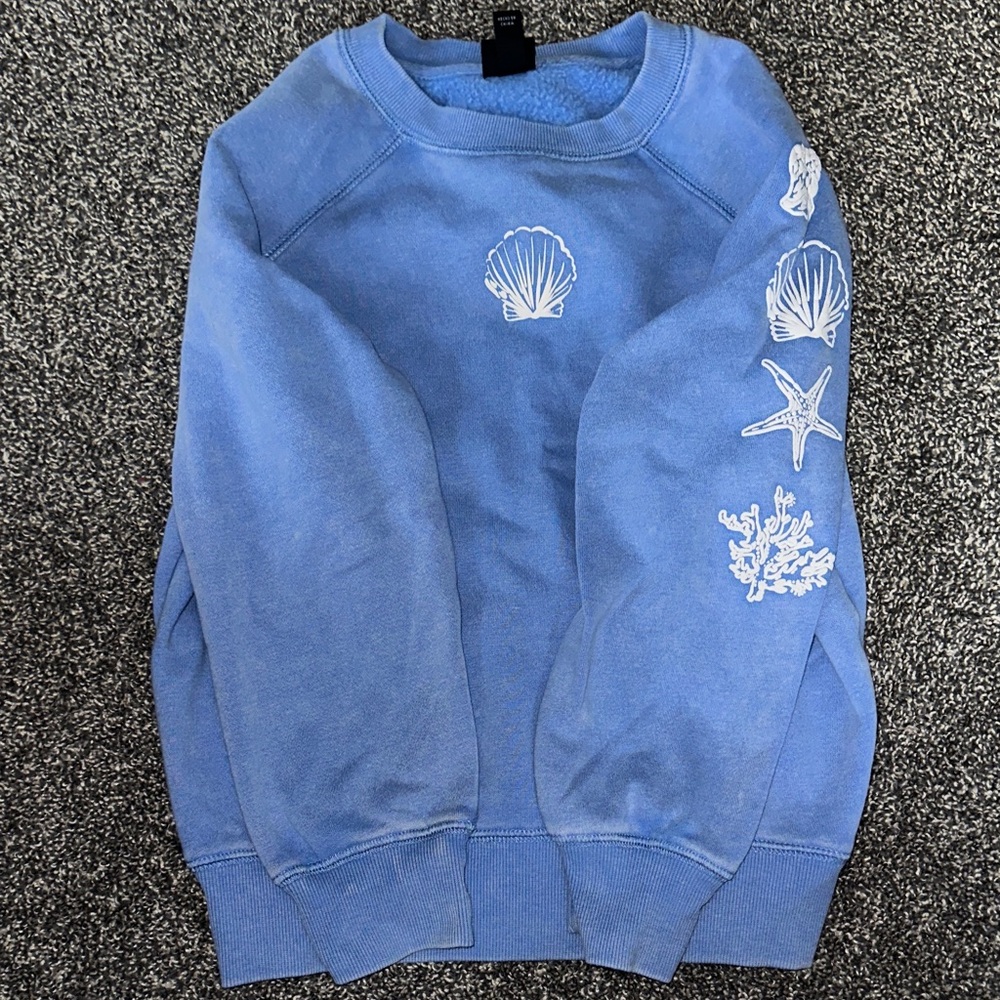 Girl art class stone washed blue sweater, excellent condition size 6/7